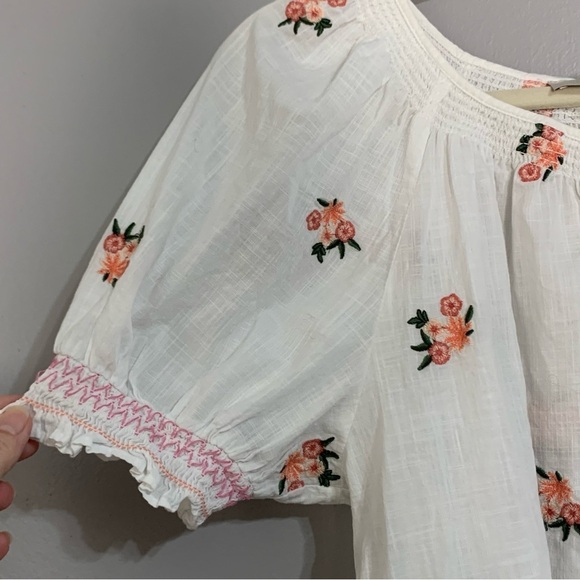 Loft white smocked cotton floral shirt sleeve button up blouse. Size MP - Picture 4 of 10